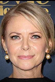 How tall is Faith Ford?